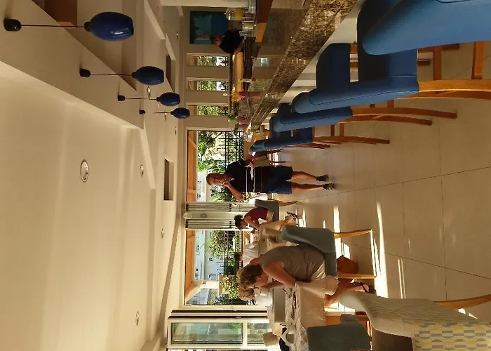 罗德殿玫瑰酒店 3*