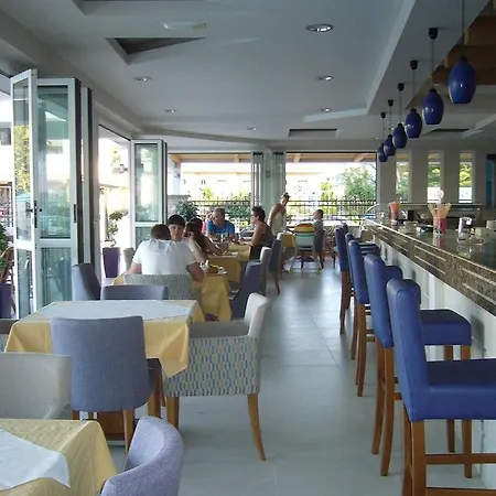 Rhodian Rose פליראקי