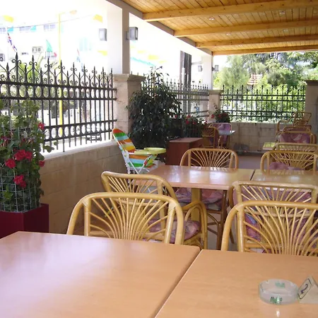 Rhodian Rose 3* 팔리라키